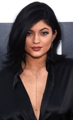 Transformasi Kylie Jenner, Dari Gadis Lugu Jadi Sensual Seperti Kim Kardashian