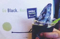 Ulang Tahun ke 7 Sour Sally Perkenalkan Froyo Black Sakura dan White Skim