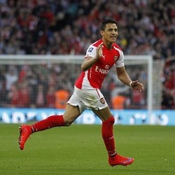Sanchez Pemain Terbaik Pilihan Fans