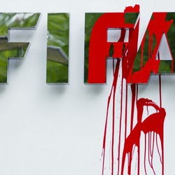 Para Pejabat Tingginya Ditangkap, FIFA Jadi Trending Topic