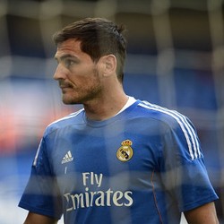 Penghormatan untuk Xavi dan Gerrard Buat Casillas Iri