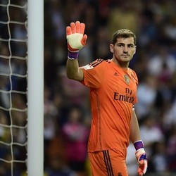 Tepis Spekulasi, Casillas Tegaskan Bertahan di Madrid