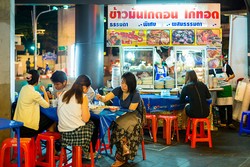 Thailand Diskusikan Rencana Perluas Industri Makanan Halal Thailand di Pasar Dunia