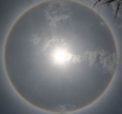 Fenomena Alam Matahari Berada di Atas Kakbah Terjadi 2 Kali dalam Setahun