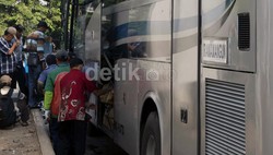 Ahok Tengarai Ada Kesengajaan Bus Besar Tak Masuk ke Terminal Rawamangun