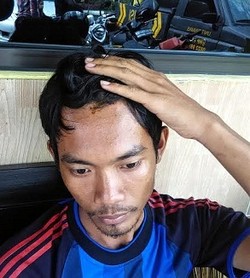 Kebal Dibacok, Sopir Truk ini Lolos dari Preman Pemalak