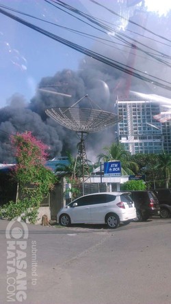 Permukiman di Kedoya Terbakar, 15 Mobil Pemadam Dikerahkan