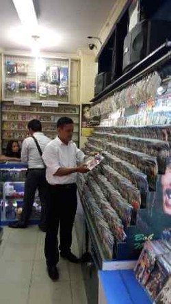 Polda Riau Sita 24 Ribu Keping VCD Bajakan di Pekanbaru