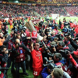 Sergio Ramos Beri Ucapan Selamat untuk Sevilla