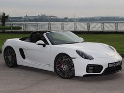 Bergaya Bak Orang Kaya, Berkelana di Singapura Naik Porsche Boxster GTS