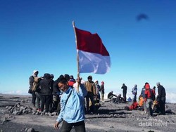 Mendaki Puncak Gunung Tanpa Tetumbuhan, Bagaimana Caranya?
