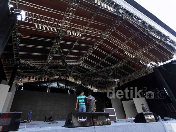 Persiapan Jakarta Fair 2015 Persiapan Jakarta Fair 2015