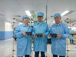 Ponsel 4G Smartfren Diproduksi di Batam