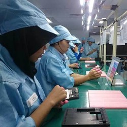 Vendor Maju Mundur Soal Ponsel Made in Indonesia