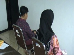 2 Wanita di Karawang Tepergok Jual Pil Koplo ke Pelajar