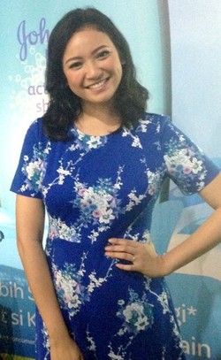 Tekad Agni Pratistha Membesarkan Anak Tanpa Bantuan Pengasuh