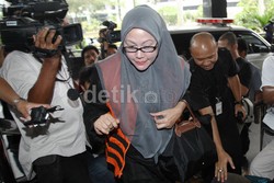 KPK Rekonstruksi Kasus Pemerasan Ratu Atut Chosiyah