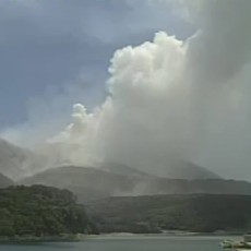 Gunung Meletus, PM Jepang Perintahkan Segala Upaya Selamatkan Warga