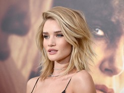 Kisah Seru Rosie Huntington Whiteley Jadi Wanita Hamil di Mad Max: Fury Road