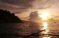 Begini Cantiknya Sunrise di Teluk Kiluan, Lampung