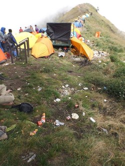 Hai Kamu! Jangan Buang Sampah di Gunung Rinjani!