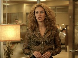 Erin Brockovich, Pengacara Tanpa Ijazah yang Menangkan Gugatan Rp 4,4 Triliun