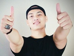 Ini Penampilan Yogi Si Ganteng yang Sedang Kasmaran dengan Jessica Iskandar