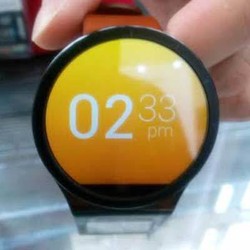 Lenovo Punya Smartwatch Dua Layar Pertama di Dunia