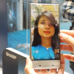 Sharp Aquos Crystal: Desain Kece, Performa?