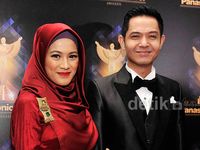 Lovely Couple! Alyssa Soebandono dan Dude Harlino Serasi Banget