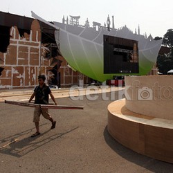 Sambut Para Pebulutangkis Dunia, Istora Mulai Bersolek