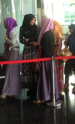 Foto: Antrean Panjang Ratusan Hijabers di Sunsilk Hijab Hunt Jakarta