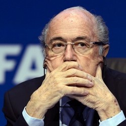 Soal Desakan Mundur, Blatter Mencium Gelagat Tak Enak dari AS dan Inggris