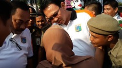 Datang ke Kota Tua, Ahok Dicurhati Nenek Korban Penggusuran