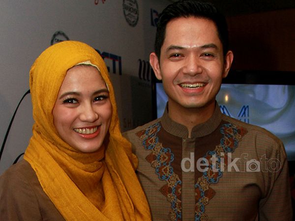 Serasinya Dude Harlino dan Alyssa Soebandono