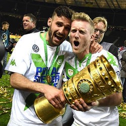 Auman Terkeras Serigala Wolfsburg