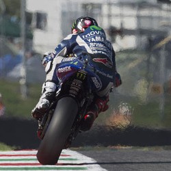 Lorenzo Cetak Hat-trick, Rossi Belum Absen dari Podium