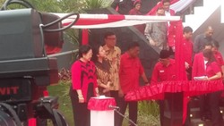 Terbang dari Blitar, Megawati Tiba di Kantor Baru PDIP