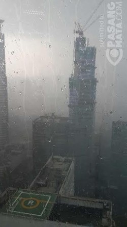 Hujan Deras Disertai Kabut dan Angin Kencang di Jakarta, Ini Penampakannya