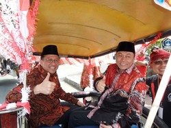 Ikut Kirab Pusaka, Ketua MPR Naik Delman ke Makam Bung Karno