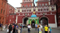 Di Rusia pun Ada Mitos Soal Lempar Koin, Seperti di Lapangan Merah ini