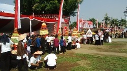 Selesai Upacara, Ribuan Orang Ikut Pawai Jalan Kaki ke Makam Bung Karno