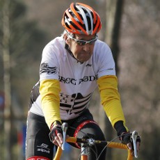 Alami Cedera di Tulang Paha, Menlu Kerry Diterbangkan Pulang ke AS