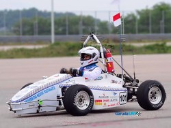 UNY Kibarkan Merah Putih di Lomba Mobil Mahasiswa di Korea