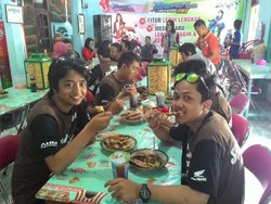 Smart Rider Joget dan Cicipi Panganan Khas Ponorogo