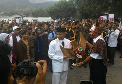 Peringati Hari Lahir Pancasila, Menpar Ikut Pawai di Ende