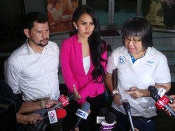 Kartika Putri Tegaskan Tak Kenal Robbi Abbas