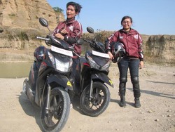 Dua Lady Biker Ini Ketagihan Touring