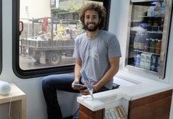 Bus Mewah Ini Bikin Kaum Kaya Beralih ke Angkutan Umum