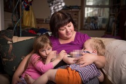 Kisah Miira, Menyusui Kedua Anaknya yang Berusia 2 dan 5 Tahun Sekaligus